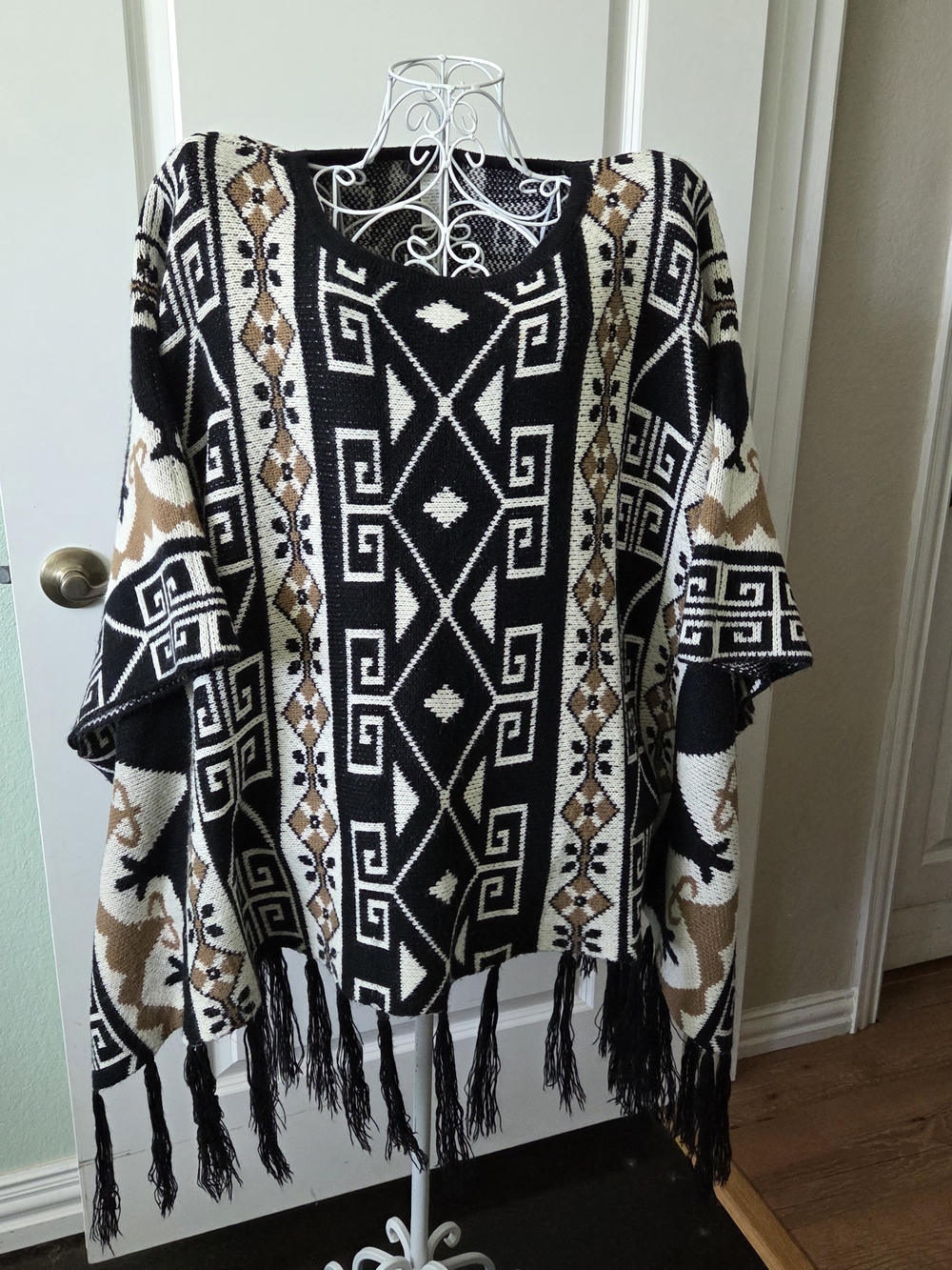 West 36th Blk & Crm Geometric Fringe Poncho Sweater